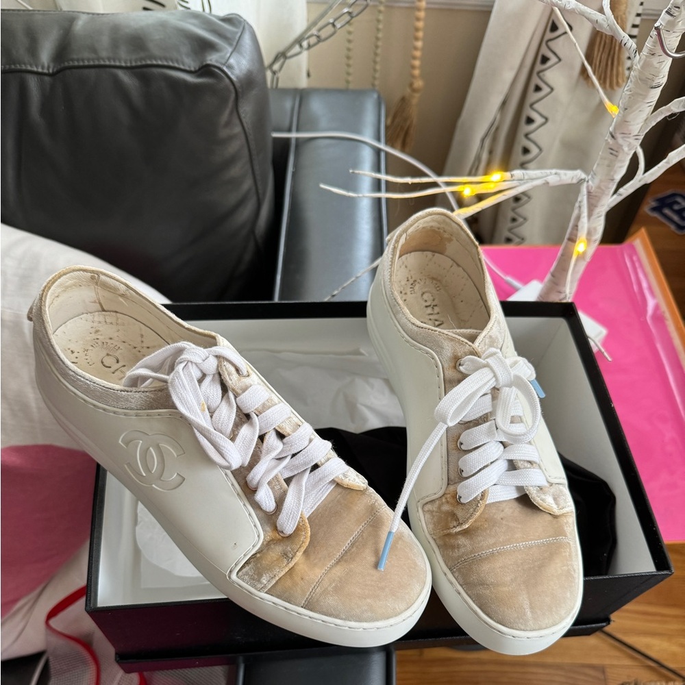 Chanel authentic sneakers sz 39 white tan